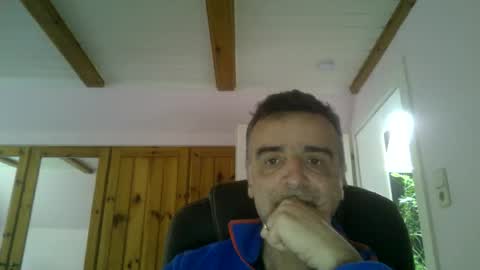 Snapshot of twoperes chatting on May 15, 2026, 2:35 pm twoperes online show from May 15, 2026, 2:35 pm