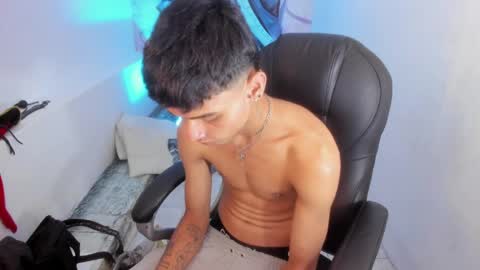 Snapshot of tyger_boy chatting on June 5, 2026, 6:52 am Tyger Boy online show from June 5, 2026, 6:52 am