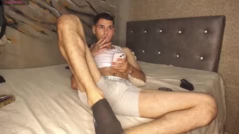 tyl3r_coop3r online show from March 27, 2026, 4:29 am