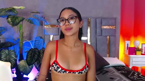 tyla_ks online show from January 5, 2026, 7:39 pm