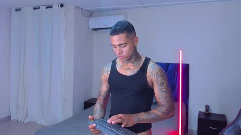 tyler_bell_ online show from March 28, 2026, 4:12 am