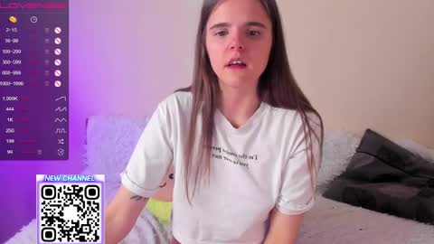 Ema online show from April 16, 2026, 9:39 pm