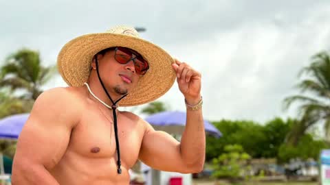 tyler_hank1 online show from January 13, 2025, 7:10 pm