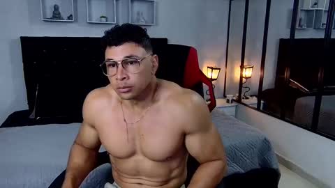 tyler_hank1 online show from March 7, 2025, 10:45 am