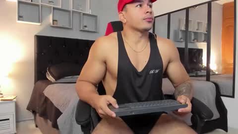 tyler_hank1 online show from December 20, 2025, 9:44 pm