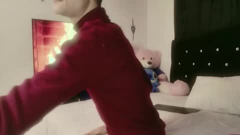 Snapshot of tyler_thin_1 chatting on October 22, 2025, 11:54 am tyler_thin_1 online show from October 22, 2025, 11:54 am