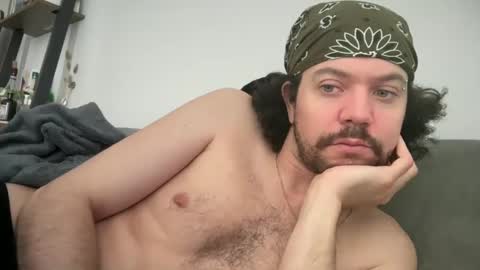 Tyleruzi online show from February 11, 2025, 4:46 pm