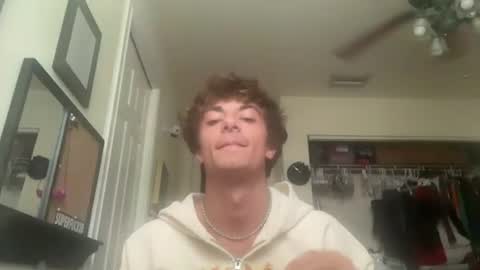 tyy0ung online show from June 23, 2026, 6:28 pm