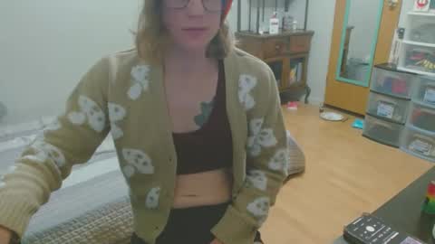 Snapshot of tyyyler93 chatting on February 13, 2025, 6:09 am TylerAlternative online show from February 13, 2025, 6:09 am