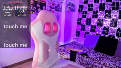 uchikydoll online show from February 5, 2026, 10:58 pm