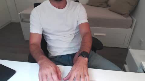 Snapshot of ulep chatting on October 8, 2025, 8:01 am Ulep online show from October 8, 2025, 8:01 am