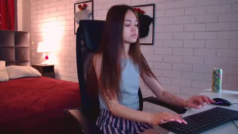 Snapshot of ulianeer chatting on April 13, 2026, 5:13 am Ulia online show from April 13, 2026, 5:13 am