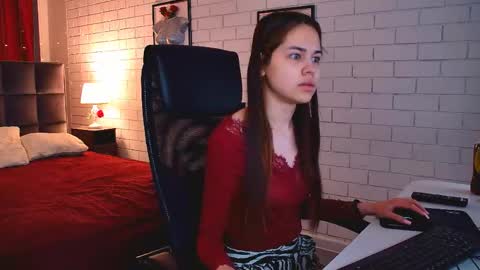 Snapshot of ulianeer chatting on April 16, 2026, 5:08 am Ulia online show from April 16, 2026, 5:08 am