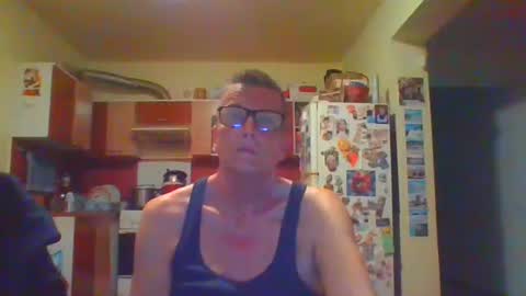 ulmeni4 online show from April 5, 2026, 9:23 pm