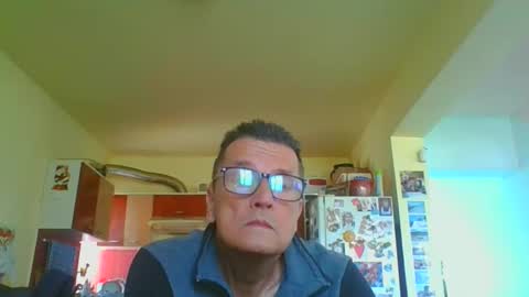 ulmeni4 online show from April 12, 2026, 8:30 am