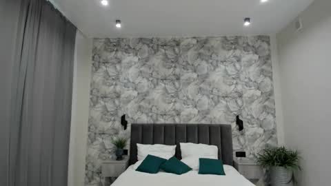 Melena online show from September 18, 2025, 1:40 am