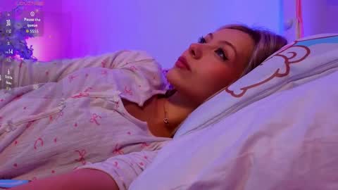 umpa_lummpa_ online show from April 12, 2026, 2:27 am