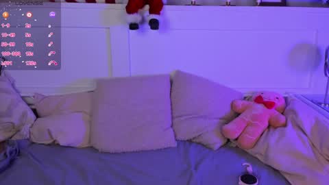 Una  online show from January 4, 2025, 4:43 pm