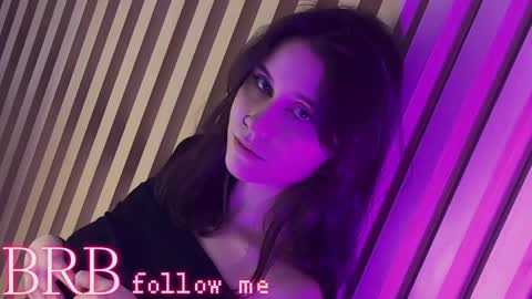 Una  online show from February 17, 2025, 2:26 pm