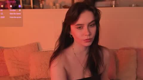 Una  online show from March 25, 2026, 9:15 am