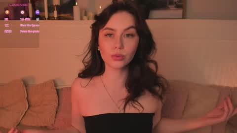 Una  online show from April 2, 2026, 10:57 am