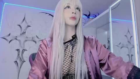 Snapshot of unachimbaherida chatting on February 10, 2025, 3:35 am Elle Danielle online show from February 10, 2025, 3:35 am