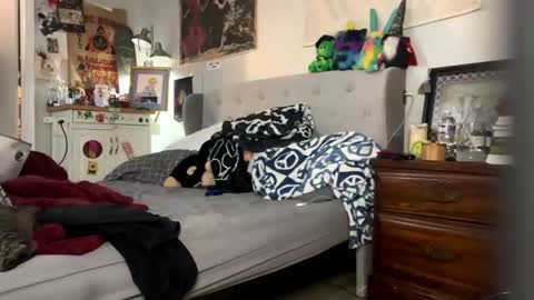 Chris online show from March 16, 2026, 1:22 am