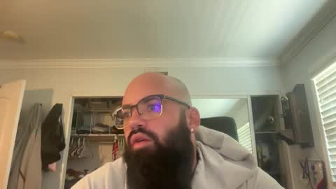 uncutbeard129840 online show from October 16, 2025, 4:52 pm