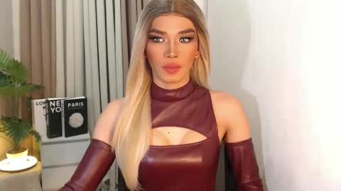 Miss Andrea online show from October 10, 2025, 7:35 pm