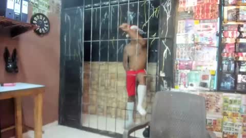 university online show from December 10, 2024, 7:43 pm