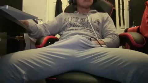 Snapshot of unlobitooenwallstreet chatting on December 27, 2024, 3:20 am unlobitooenwallstreet online show from December 27, 2024, 3:20 am