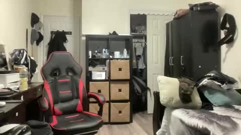 Snapshot of unlobitooenwallstreet chatting on December 19, 2025, 5:53 pm unlobitooenwallstreet online show from December 19, 2025, 5:53 pm