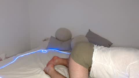 Snapshot of unveilx_ chatting on April 12, 2026, 12:32 pm unveilx_ online show from April 12, 2026, 12:32 pm