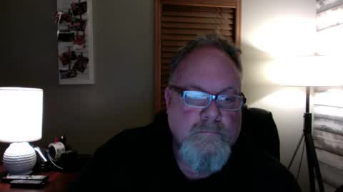 Snapshot of up2later chatting on December 19, 2024, 3:51 am up2later online show from December 19, 2024, 3:51 am