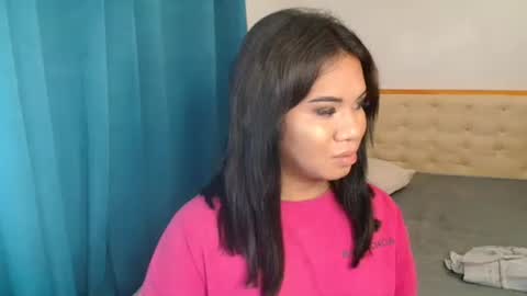 Vee online show from October 20, 2025, 7:03 pm