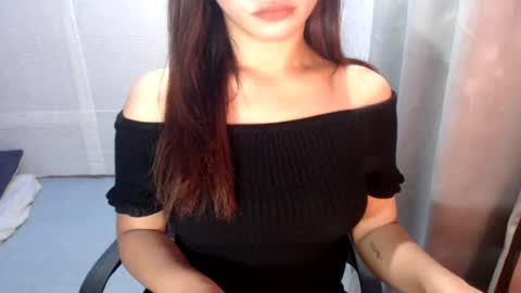 ur_favsnacks21 online show from August 9, 2026, 3:17 pm