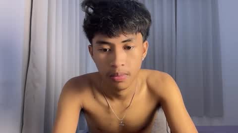 ur_fuckerbttm online show from November 27, 2025, 12:29 pm