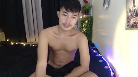 ur_hugechinito online show from March 11, 2025, 4:18 pm