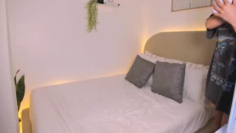 Veronica Lodge online show from March 1, 2025, 1:18 pm