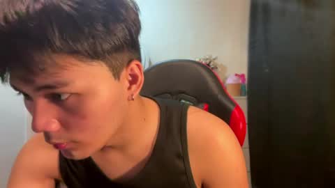 Snapshot of urasaintwink chatting on April 15, 2026, 2:35 pm Bran online show from April 15, 2026, 2:35 pm