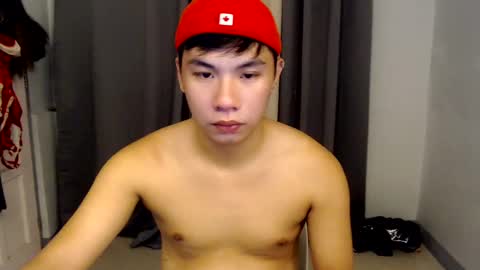 Snapshot of urasian_hardcockxx chatting on December 2, 2024, 7:25 am milly online show from December 2, 2024, 7:25 am