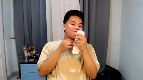 Snapshot of urasian_hardcockxx chatting on February 28, 2025, 8:09 am milly online show from February 28, 2025, 8:09 am