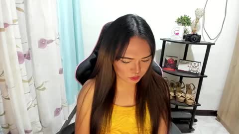 Snapshot of urasian_ivana_alawi chatting on December 23, 2024, 8:14 pm IVANA and ALEXIA online show from December 23, 2024, 8:14 pm