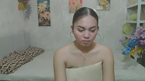urasian_kat online show from May 19, 2026, 1:00 am