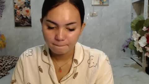 Snapshot of urasian_kat chatting on June 23, 2026, 12:30 am urasian_kat online show from June 23, 2026, 12:30 am