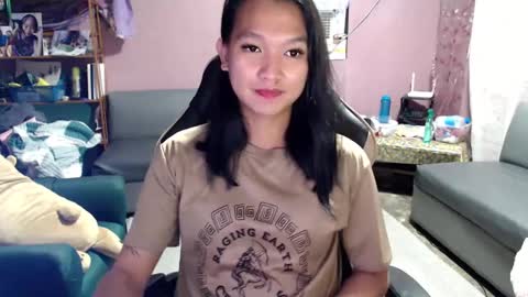 NEWRA  ALLISON online show from March 8, 2025, 5:01 pm