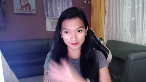 NEWRA  ALLISON online show from November 4, 2025, 1:27 am