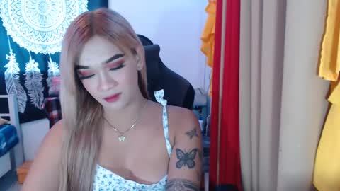 Snapshot of urasiandreamgirlxxx chatting on December 7, 2024, 6:32 am jess online show from December 7, 2024, 6:32 am