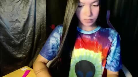 Elizabeth online show from April 10, 2026, 2:06 am