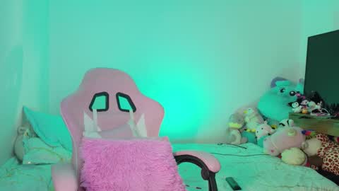 Danielle  online show from February 19, 2026, 8:43 am